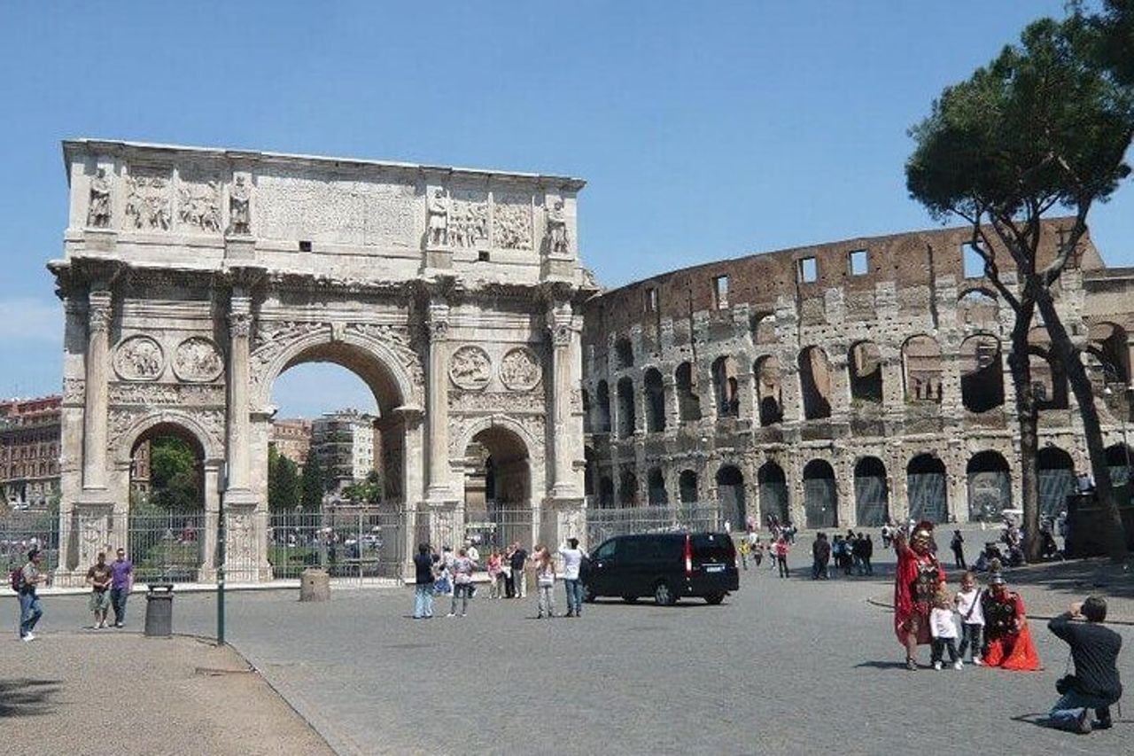 Escursioni private dal porto di Civitavecchia: punti salienti di Roma e Catacombe — 6