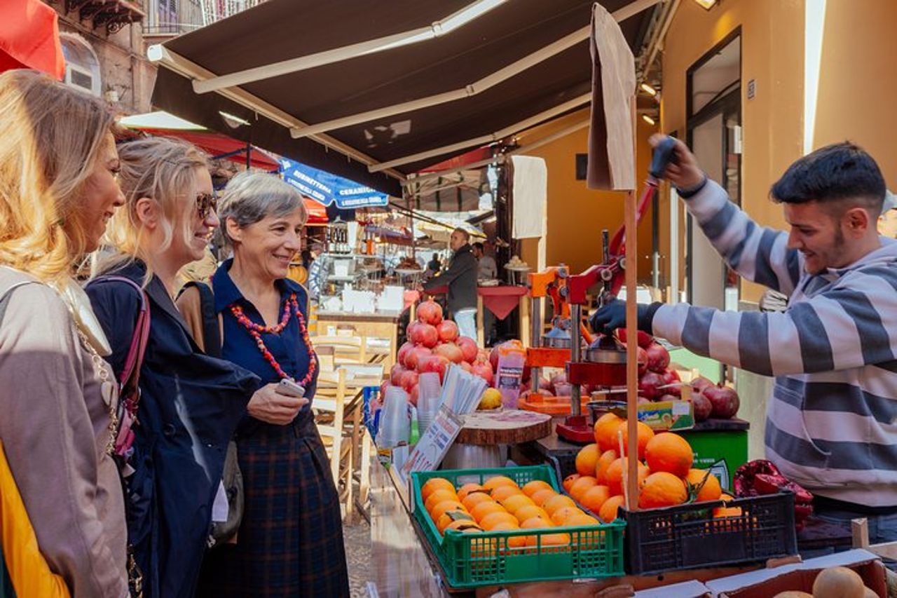 Punti salienti e gemme nascoste con la gente del posto: il meglio del tour privato di Palermo