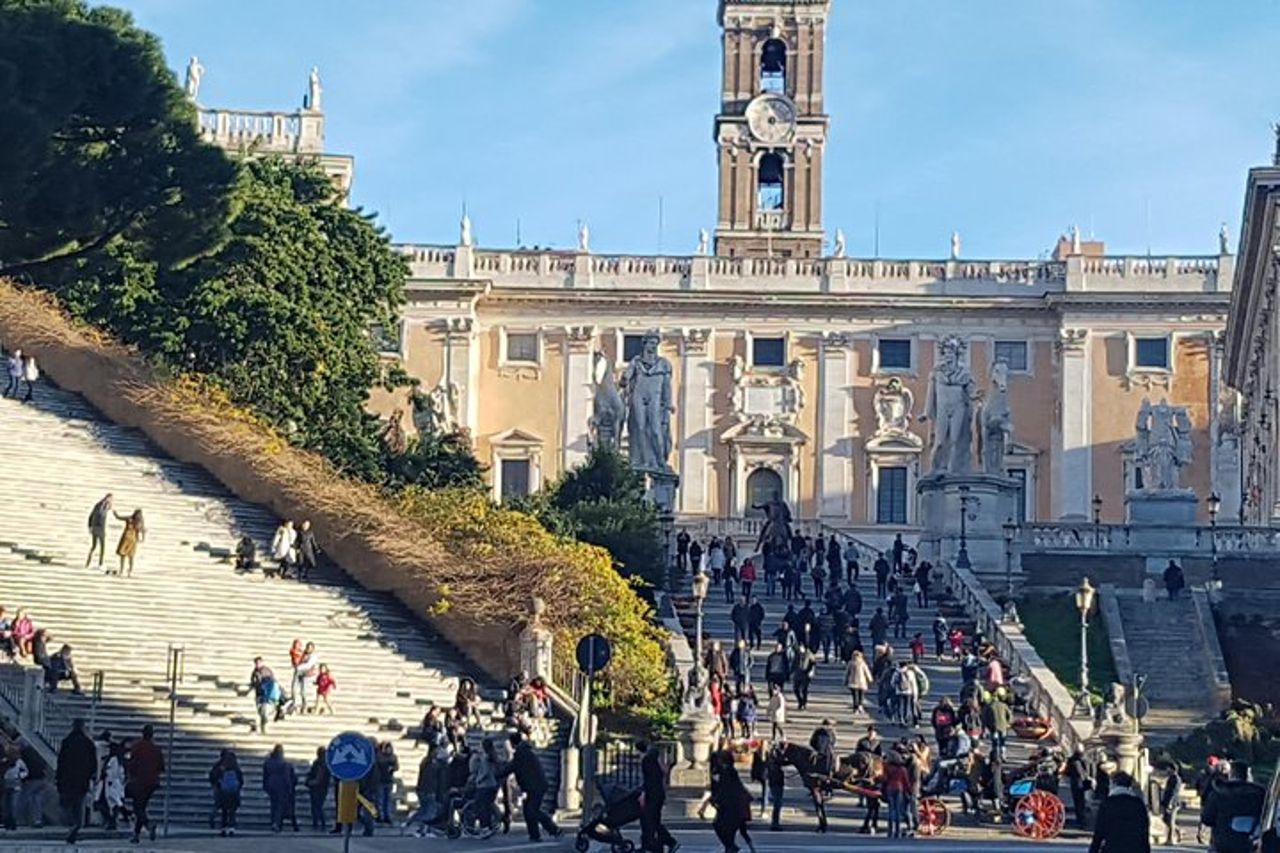 Imperial Rome & Beyond: tour privato di lusso di un'intera giornata — 4