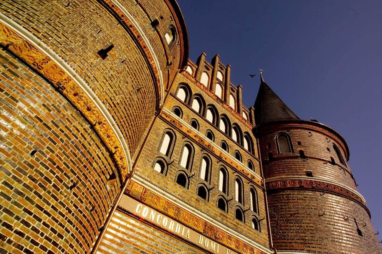 Escursione a terra privata di Hanseatic Lubeck e Wismar — 7