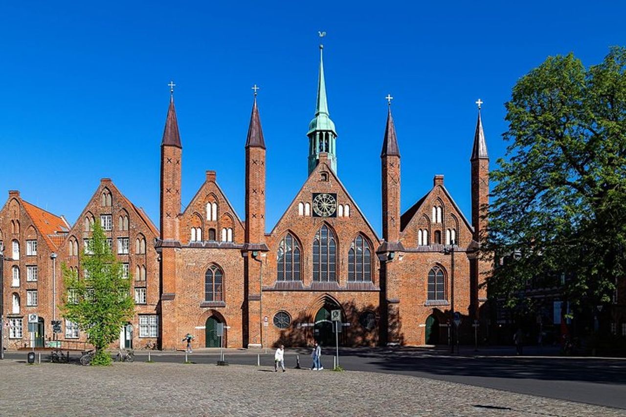 Escursione a terra privata di Hanseatic Lubeck e Wismar — 8