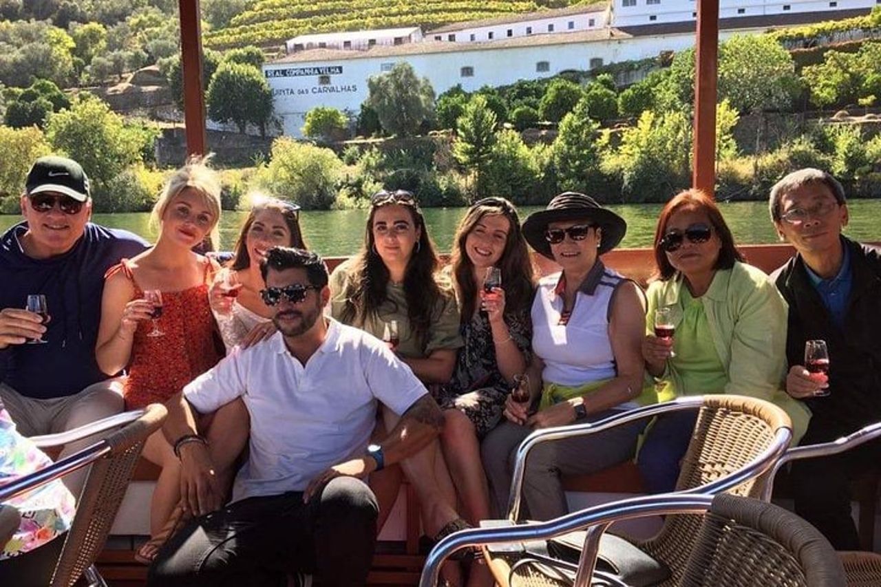 Tour della Valle del Douro: degustazione di vini, crociera e pranzo da Porto — 4