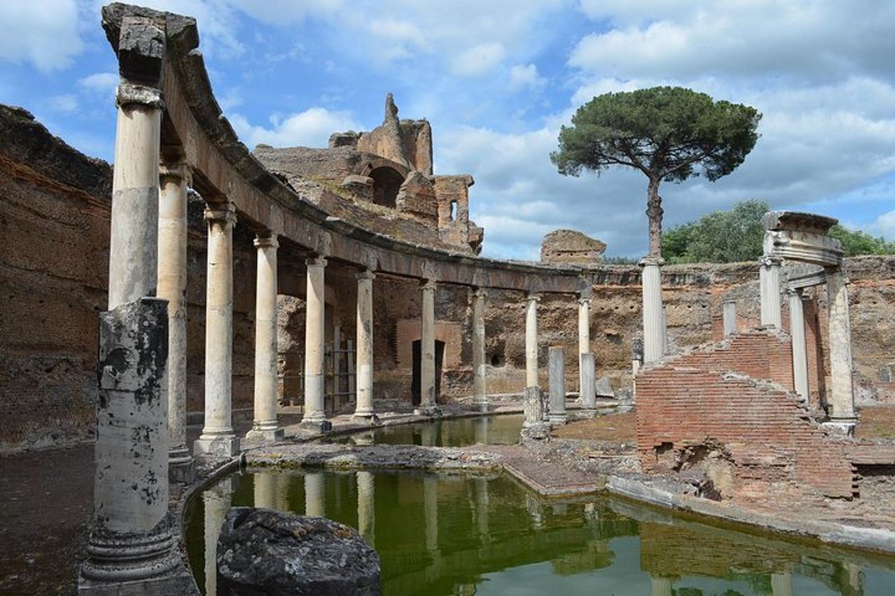 Villa D'Este e degustazione di vini a Castel Gandolfo Tour privato con autista — 2
