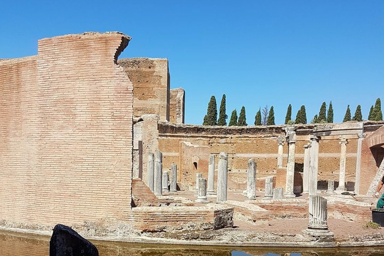 Villa D'Este e degustazione di vini a Castel Gandolfo Tour privato con autista — 5