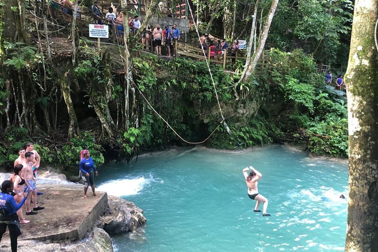 Personalizza il tour di un giorno a Ochi (equitazione, rafting, buco blu, fiume Dunns) — 8