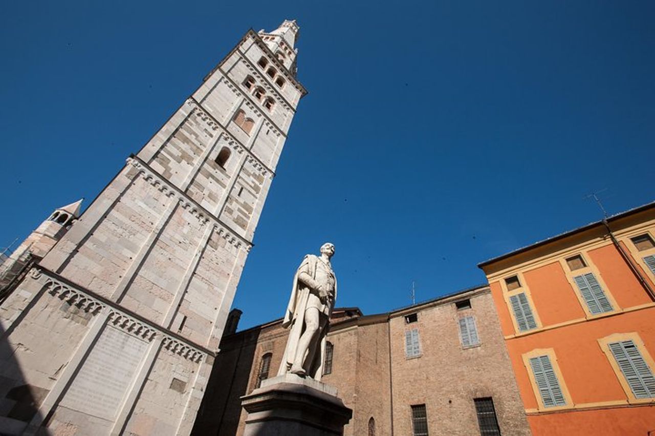 Tour della città di Modena Tour a piedi nel centro storico — 7