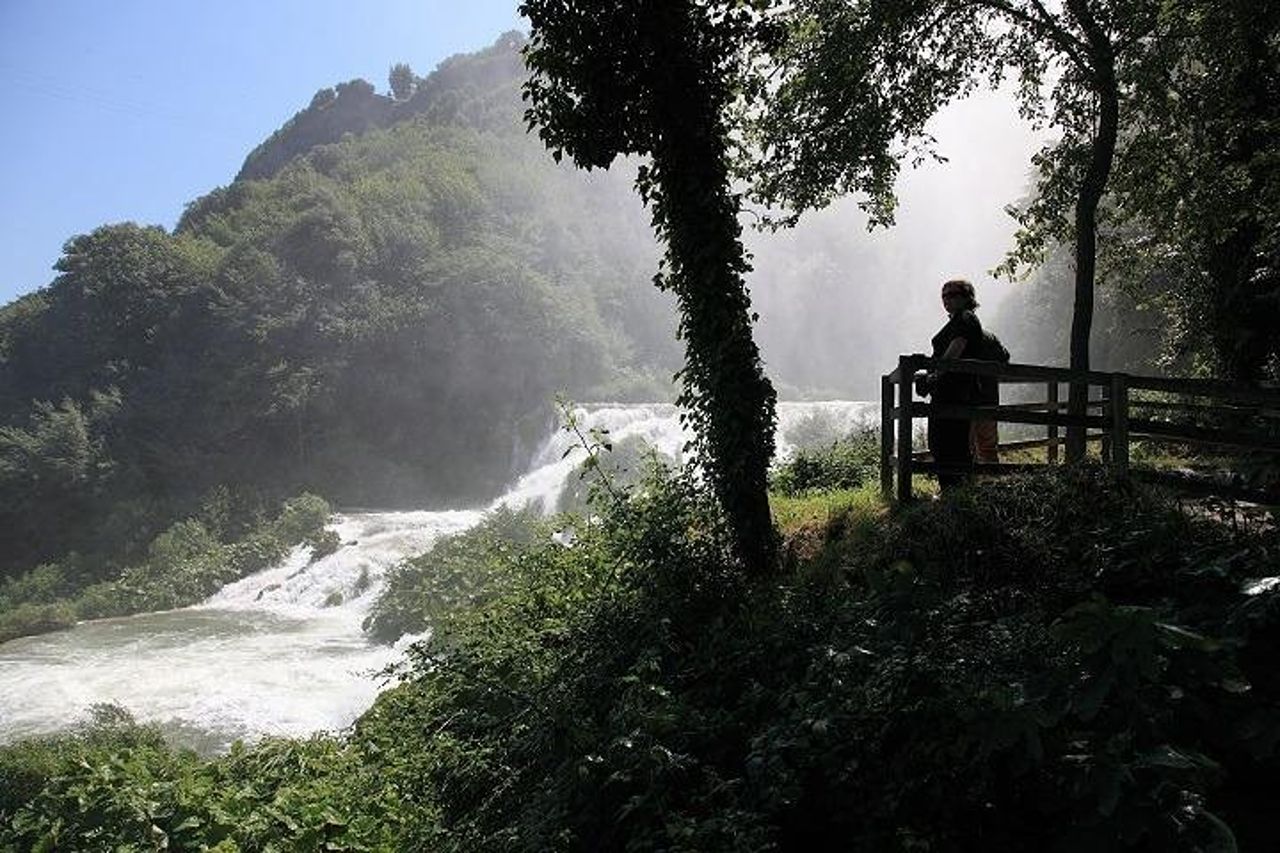 Paesaggi d'acqua: fonti di Clitunno, Spoleto e Cascata delle Marmore — 2