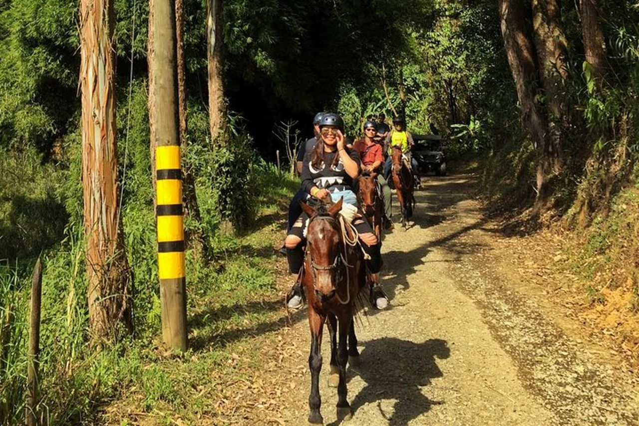 Autentico giro a cavallo colombiano — 8