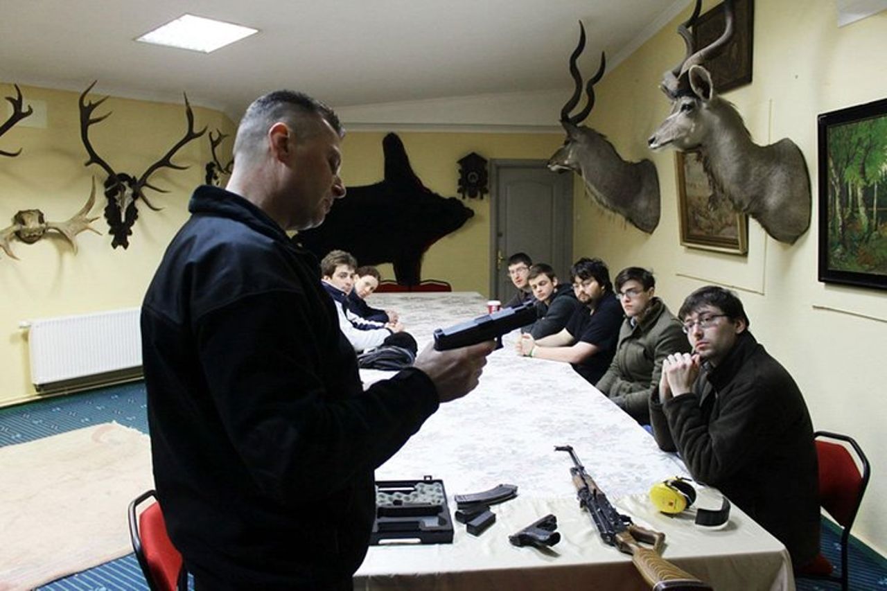 Esperienza di tiro con la pistola con trasferimenti in hotel a Danzica — 9