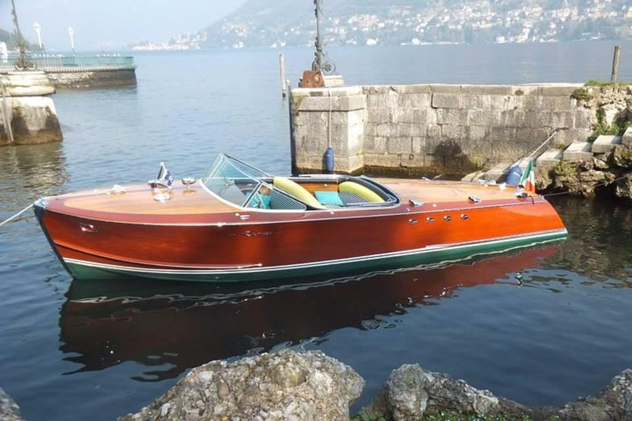 Crociera di lusso sul Lago di Como su un motoscafo Riva, con vino italiano — 5