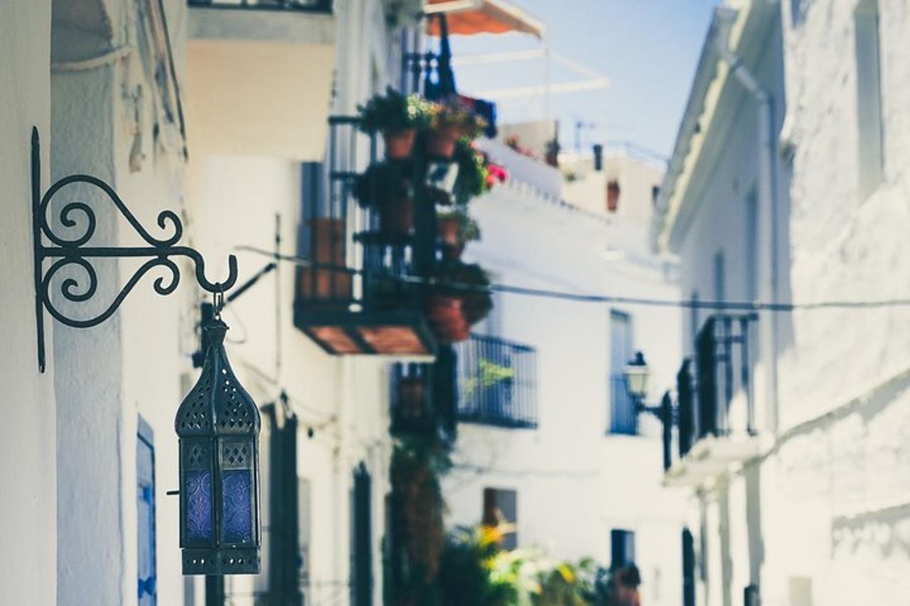 Nerja (Città) + Frigiliana & El Acebuchal, armonia visiva / Semi-Privato — 2