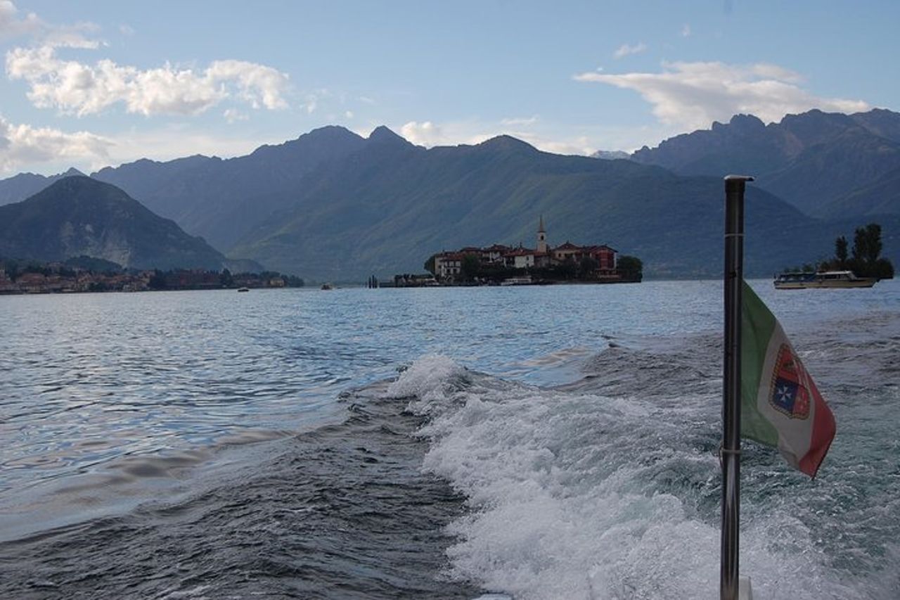 Crociera privata sul Lago Maggiore, Isola Bella e aperitivo a bordo — 2