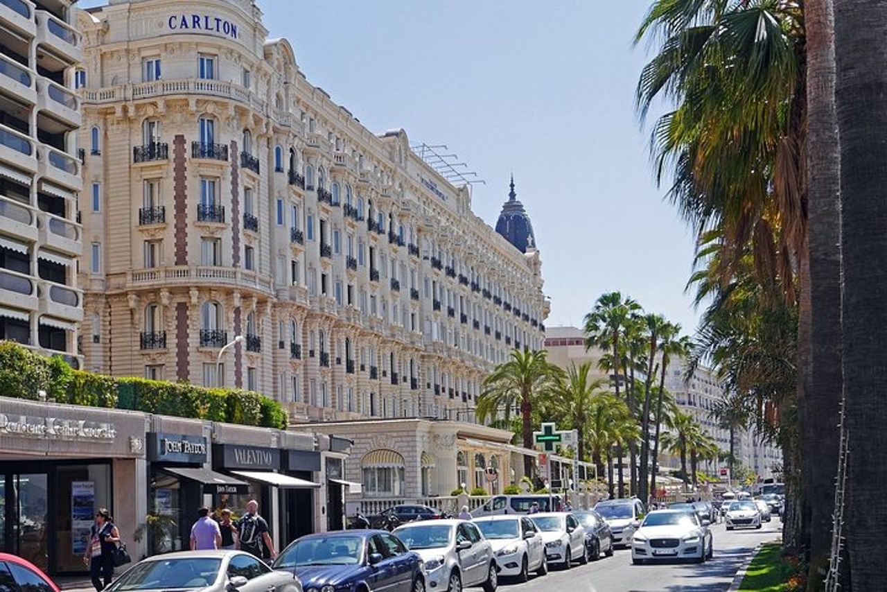 Antibes, Cannes, 3 borghi medievali nell'entroterra Tour privato — 2