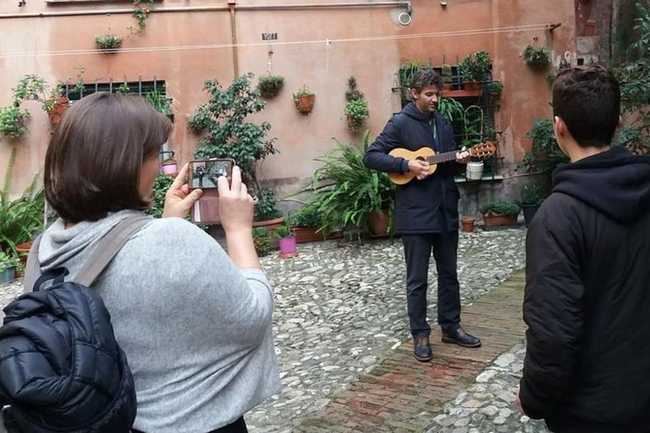 Scopri i segreti di Genova col cantastorie! — 3