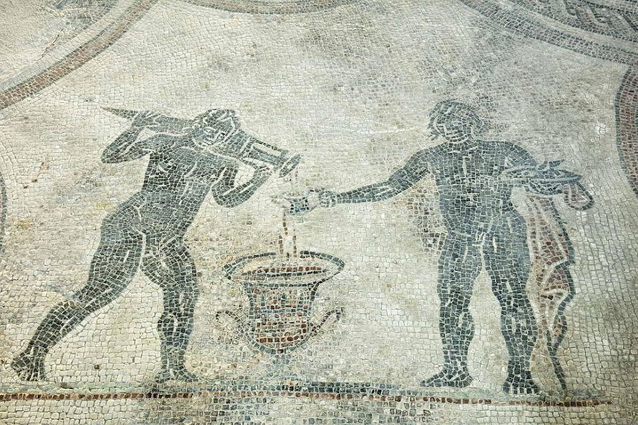 Spello: un viaggio tra fiori, mosaici e antiche rovine romane — 8