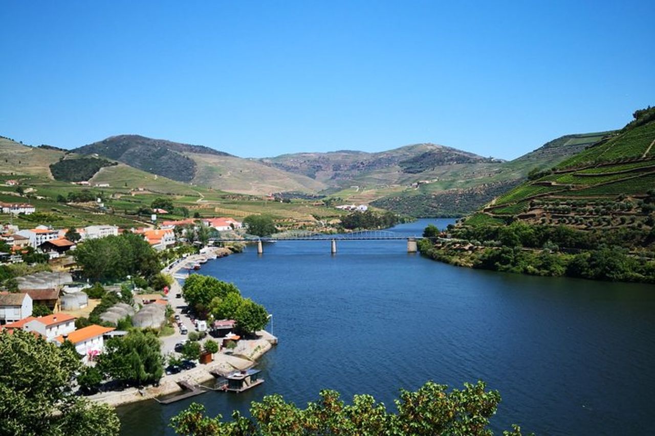 Tour privato premium del Douro: 3 cantine con degustazioni e pranzo — 6