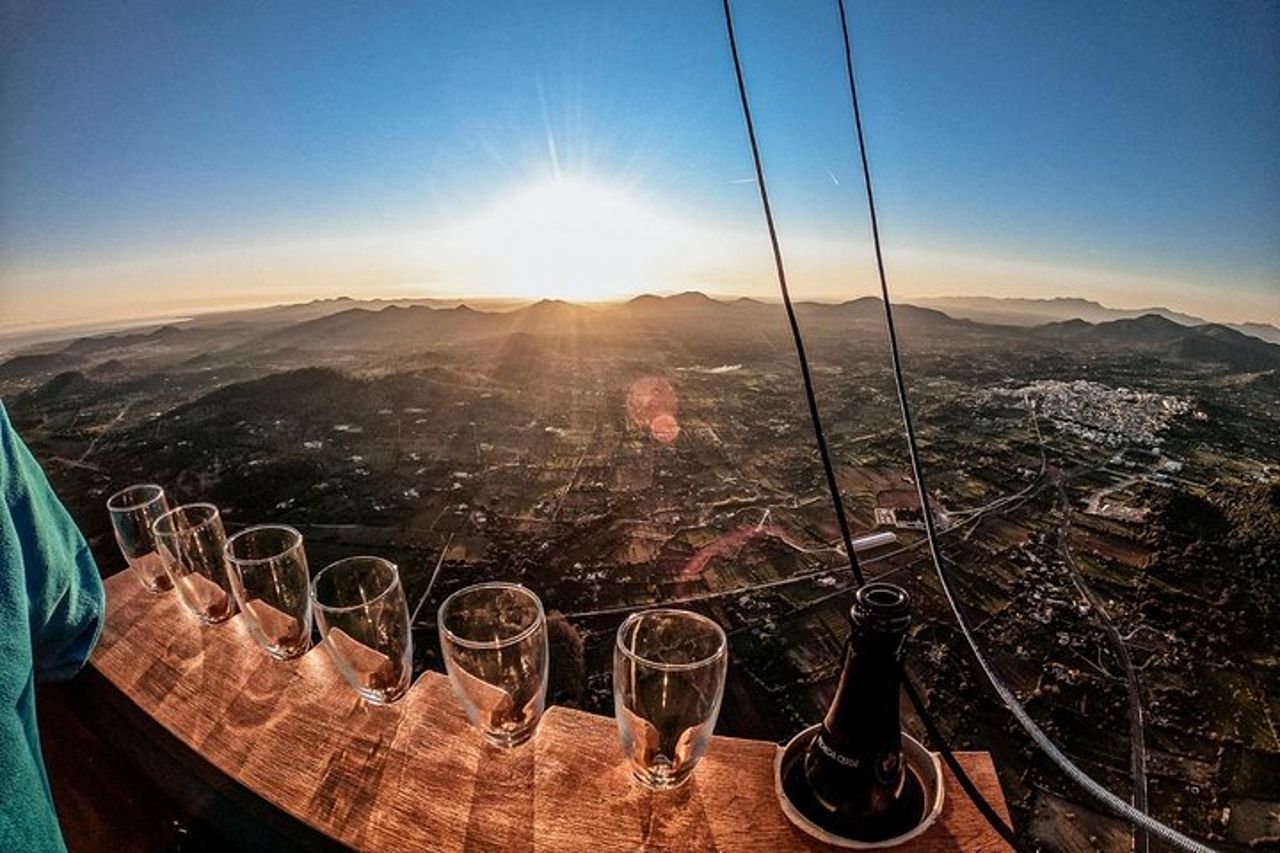 Esperienza di alba e tramonto Giro in mongolfiera Maiorca — 4