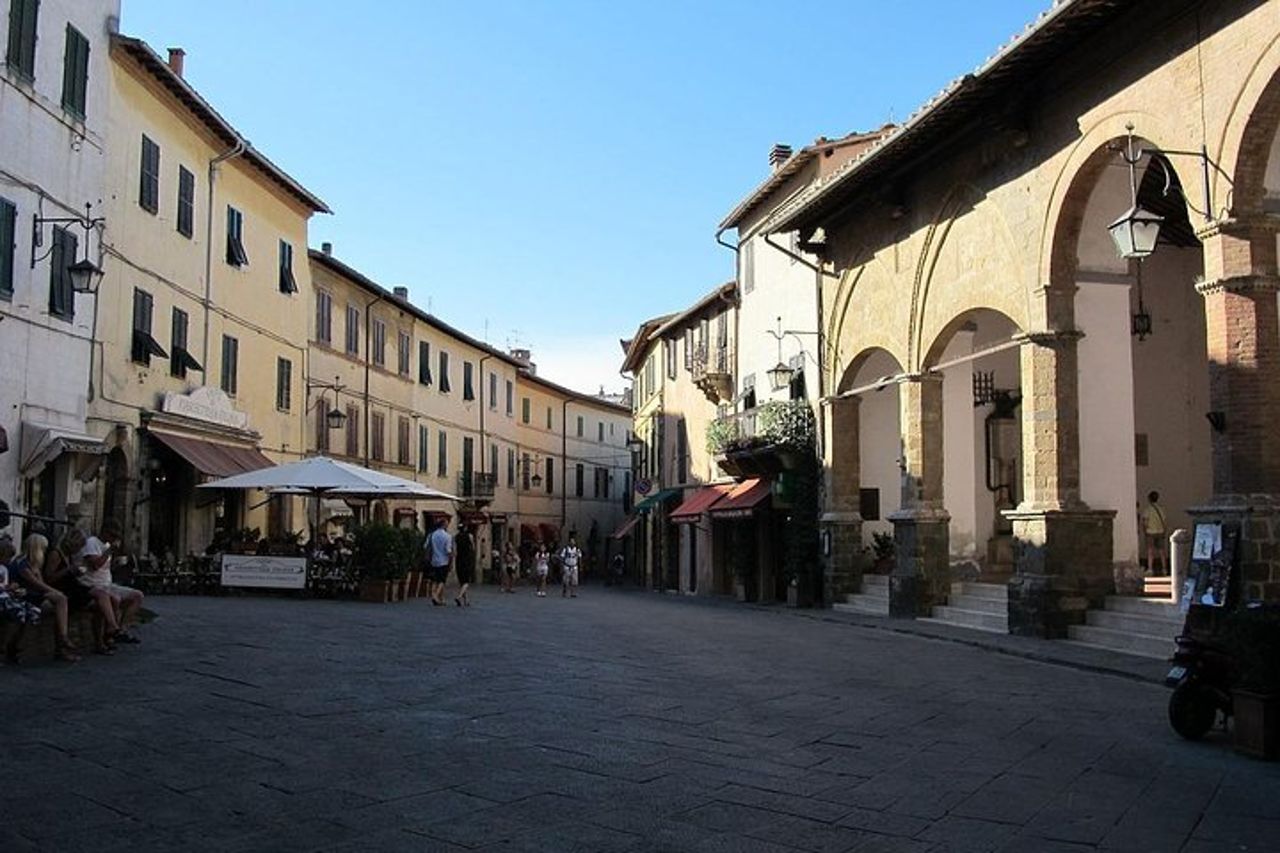 Tour guidato privato della città di Montalcino — 2