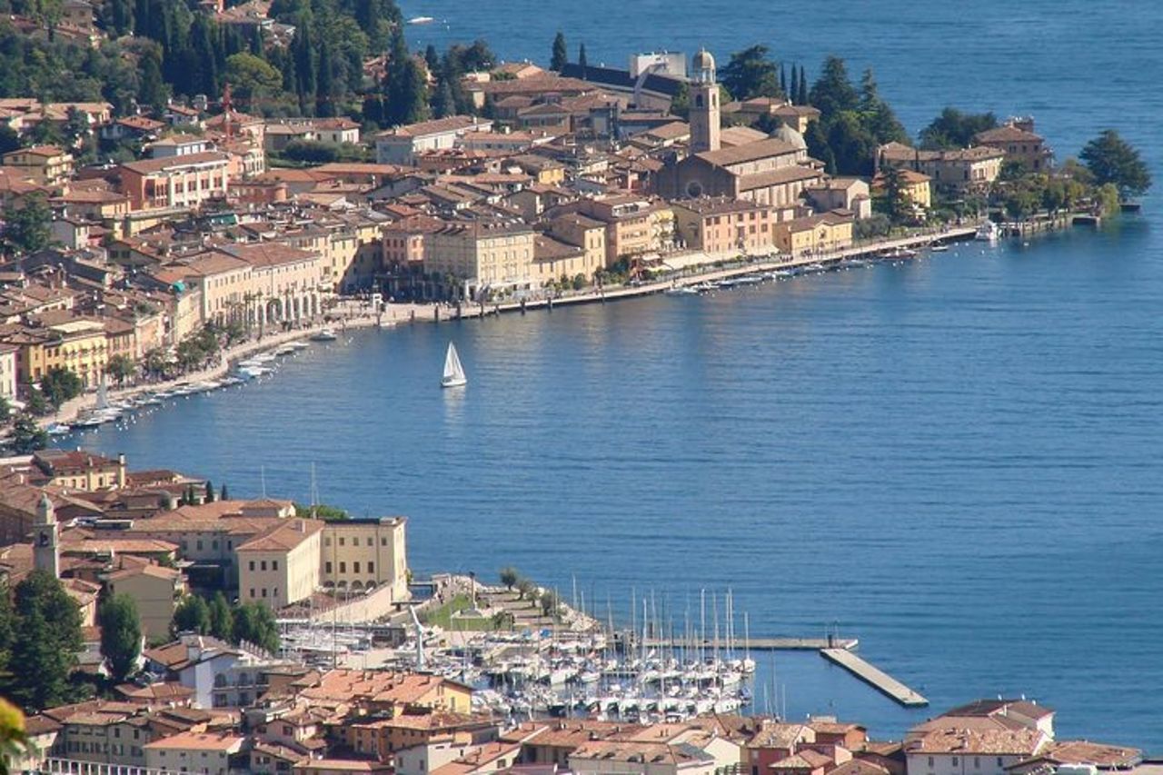 Lago di Garda: tour privato tra borghi lacustri e isole