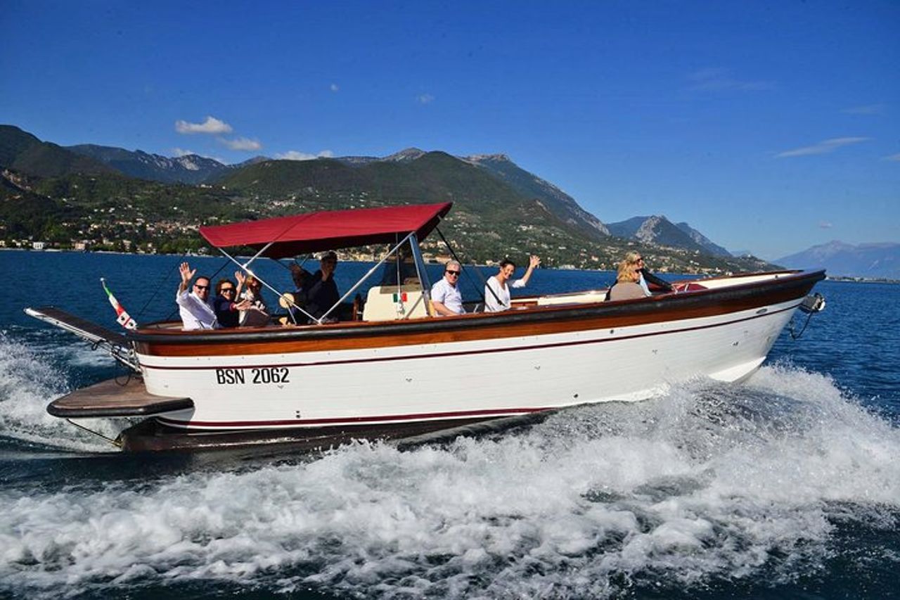 Lago di Garda: tour privato tra borghi lacustri e isole — 6