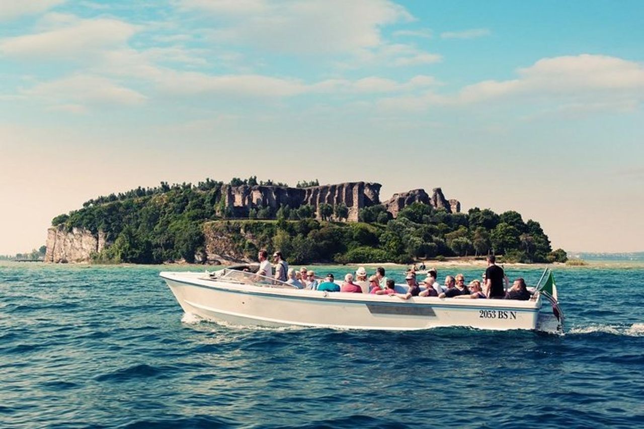 Un tour a piedi e una mini-crociera a Sirmione — 4