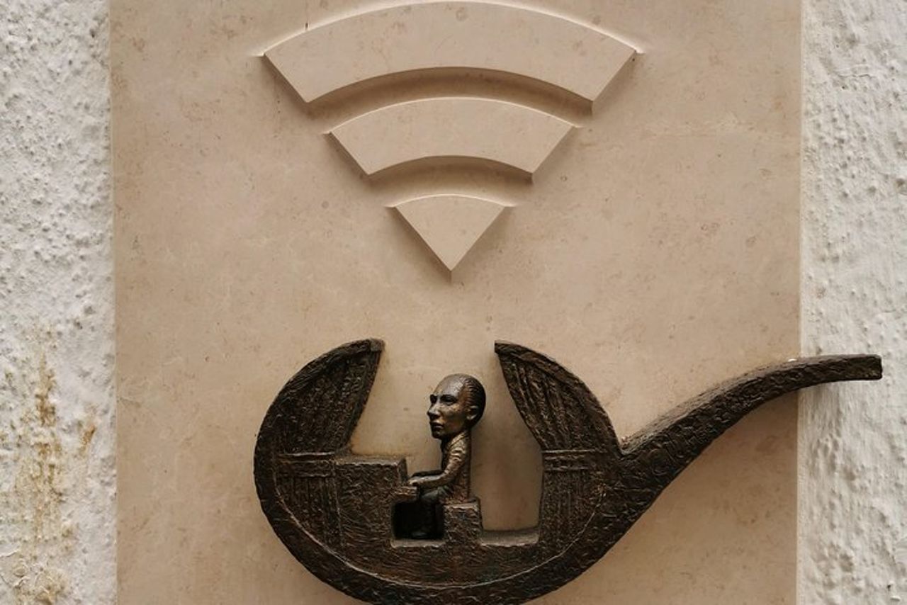 Mini Statua Caccia A Budapest — 2