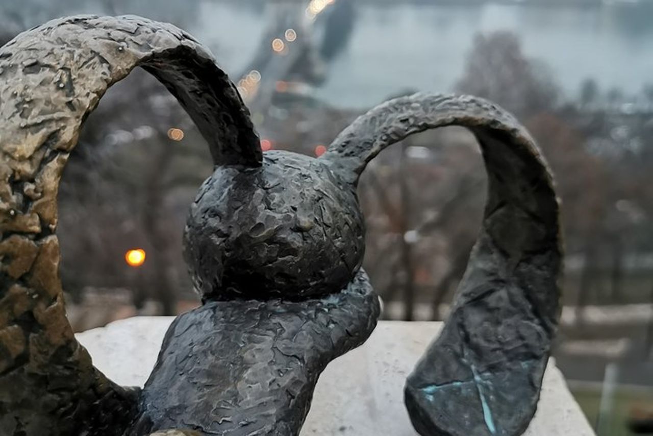 Mini Statua Caccia A Budapest — 4