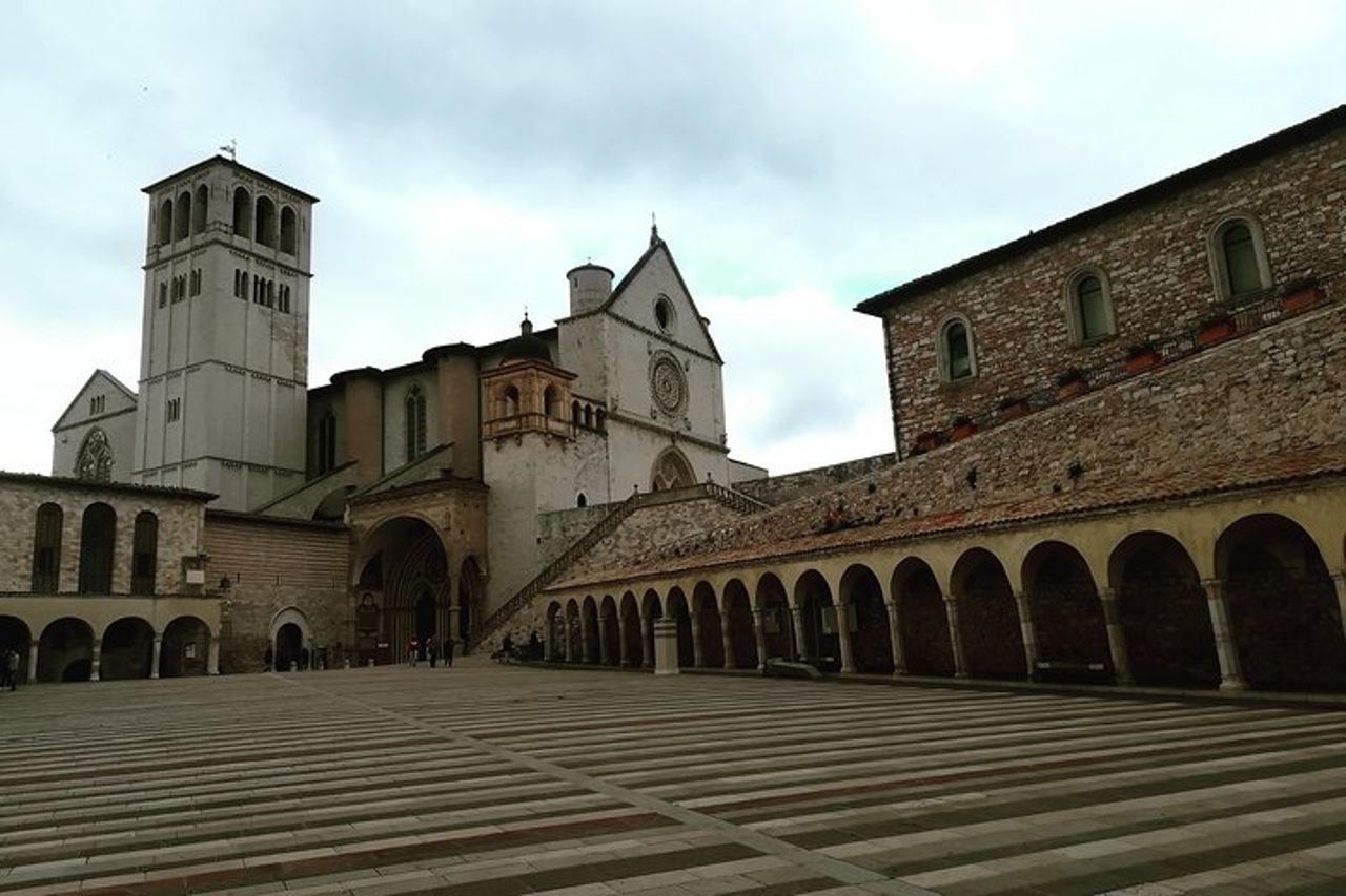 Tour di un'intera giornata con Basilica di San Francesco e Porziuncola — 6