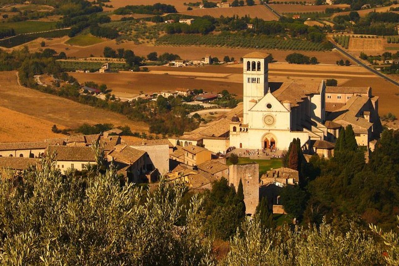 Tour in piccoli gruppi di Assisi e Basilica di San Francesco — 2