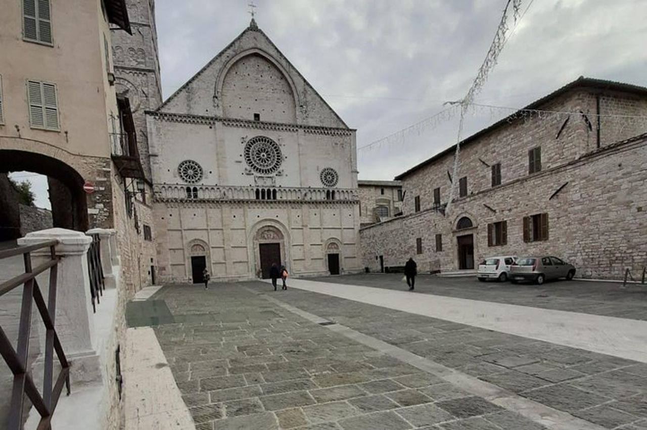 Tour di un'intera giornata con Basilica di San Francesco e Porziuncola — 9