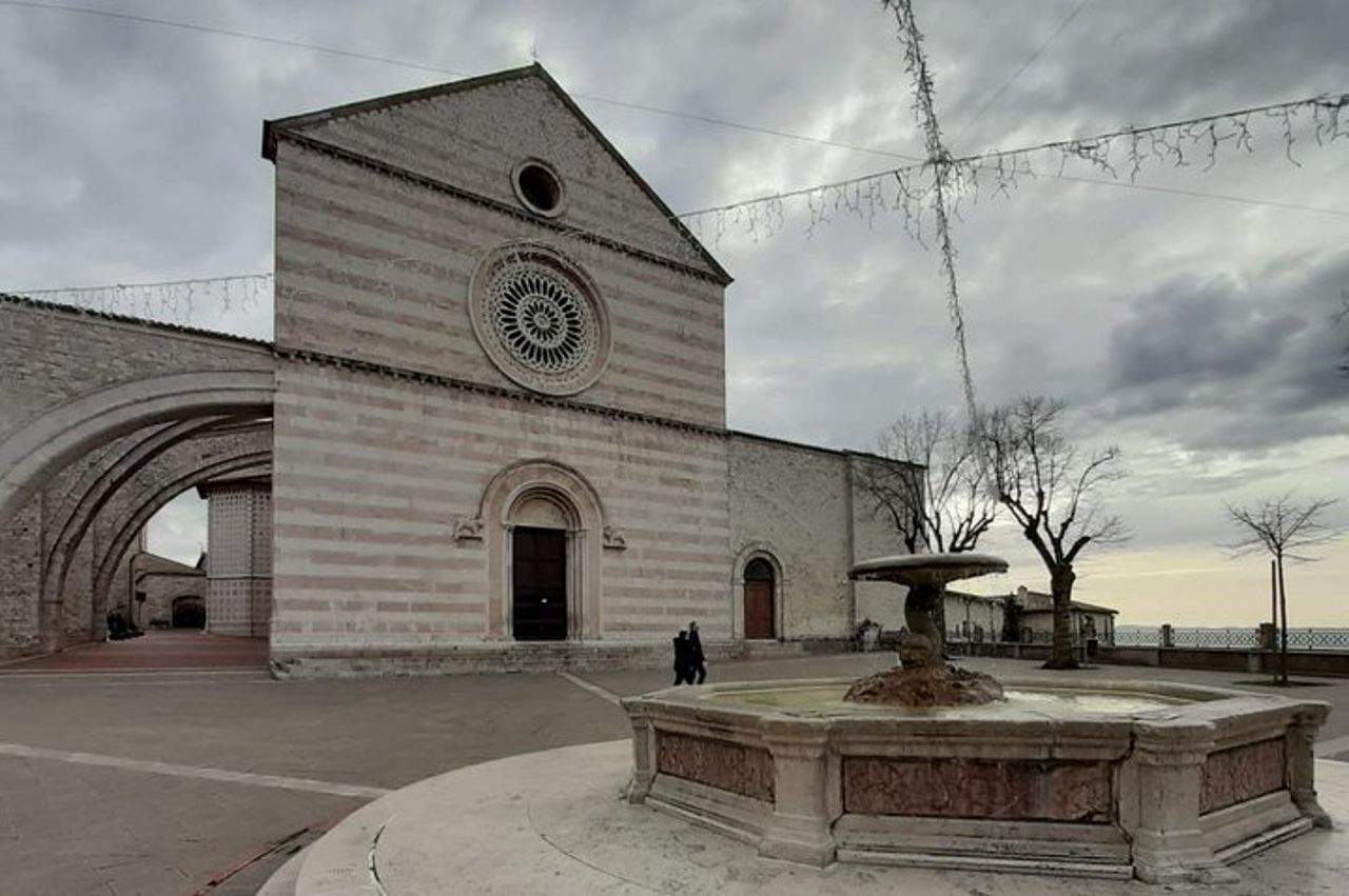 Tour di Assisi, attrazioni della città e Basilica di San Francesco — 3