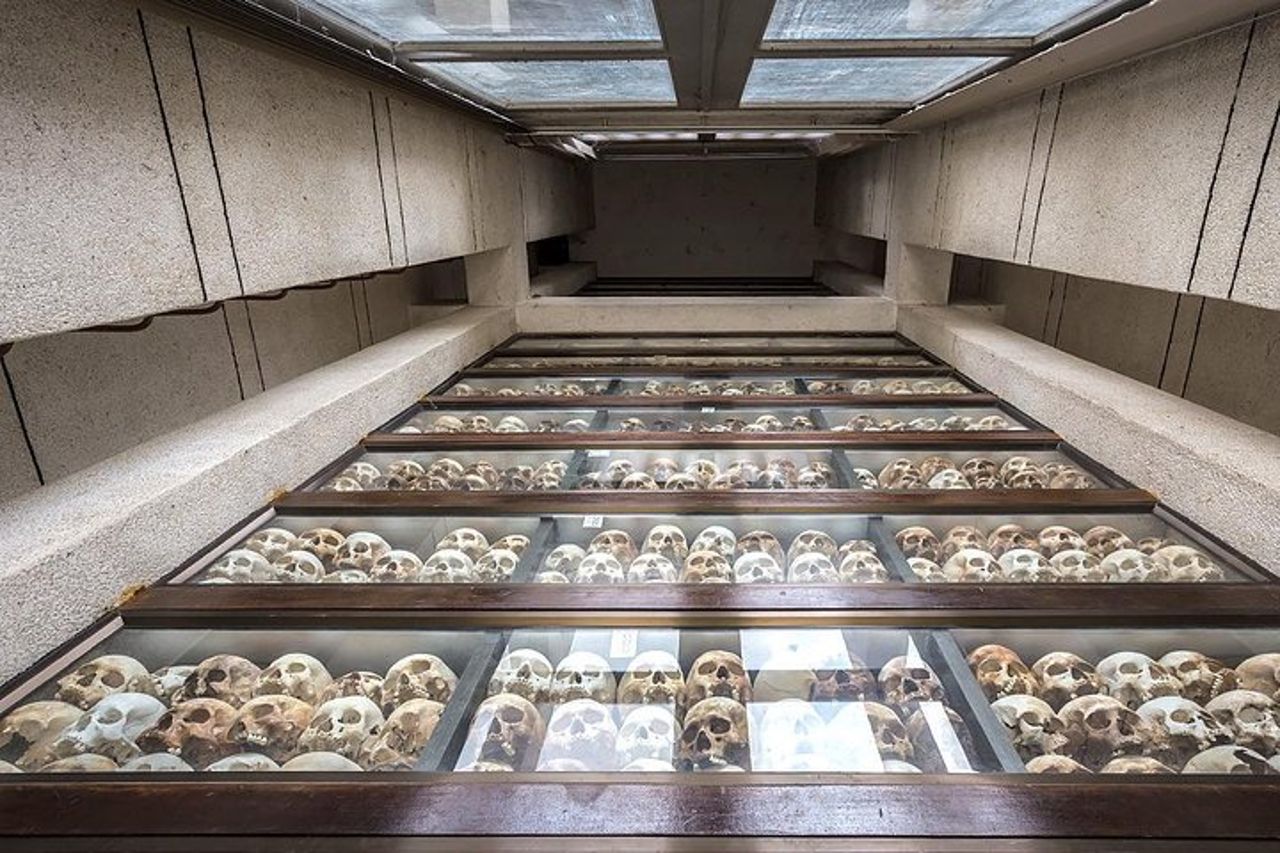Tour della città di Phnom Penh, Pagoda d'argento, Museo del genocidio, Killing Fields — 7