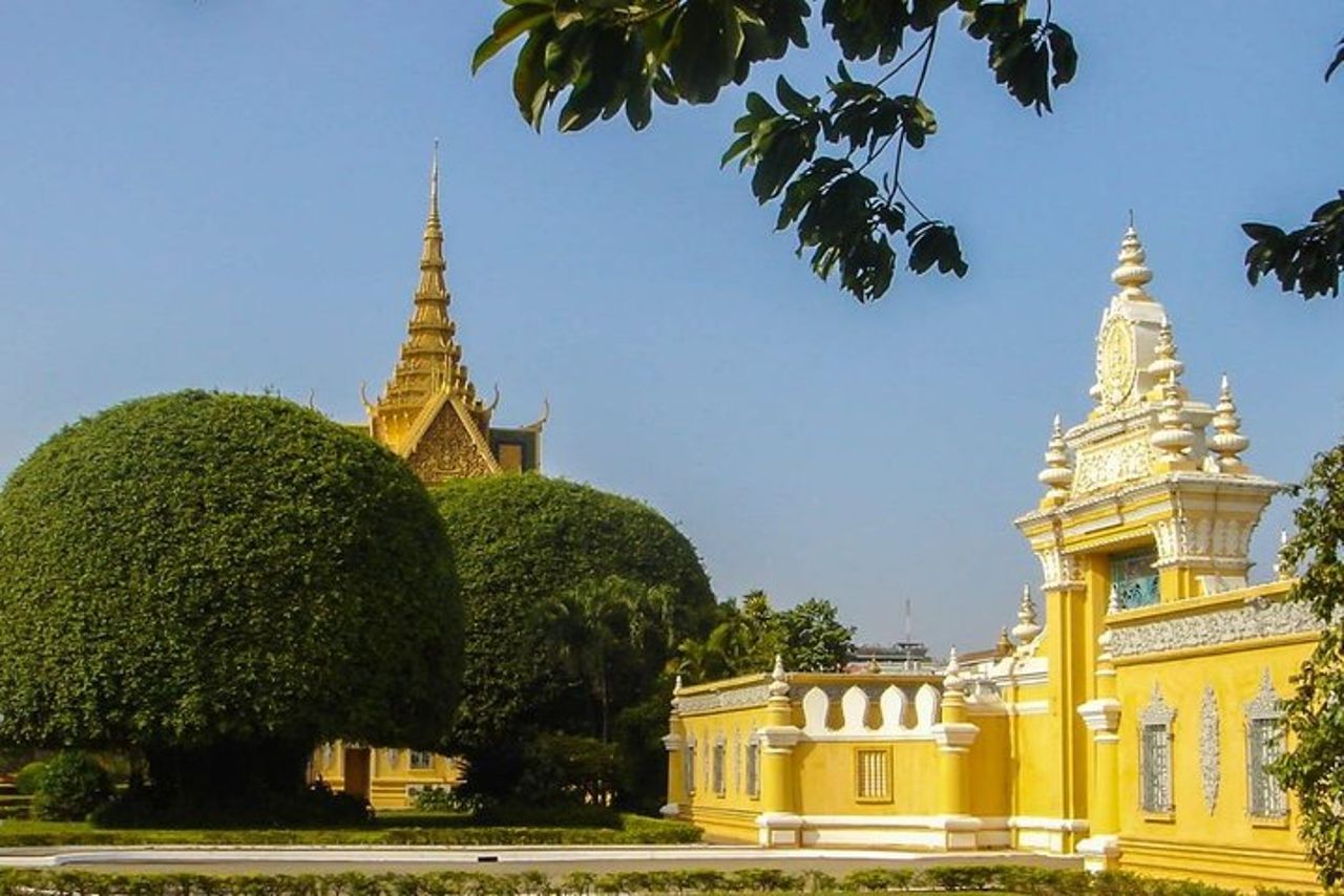 Tour della città di Phnom Penh, Pagoda d'argento, Museo del genocidio, Killing Fields — 8