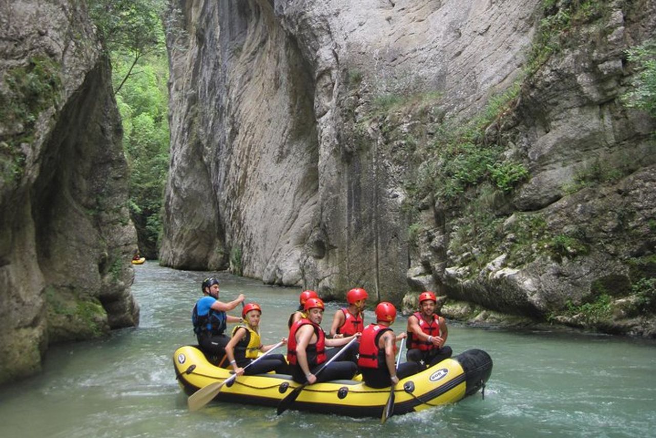 Esperienza di Rafting nei Fiumi Nera o Corno in Umbria vicino Spoleto — 7