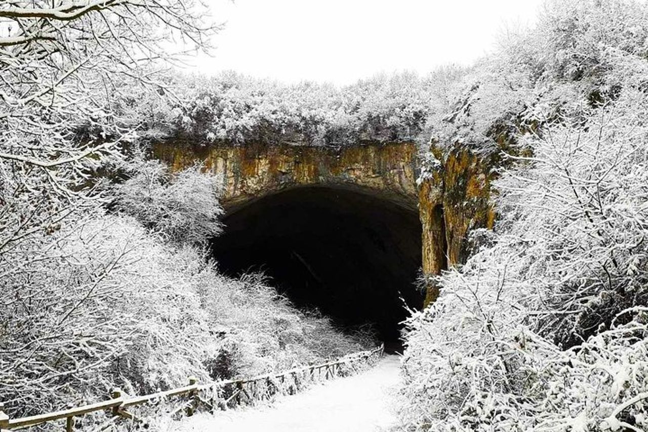 Tour di 3 grotte - Saeva dupka, Grotta Occhi di Dio e Grotta Devetashka — 7