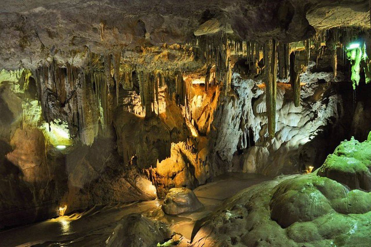 Grotte di Nerja, gita di un giorno sulla costa tropicale da Granada con pranzo opt — 2