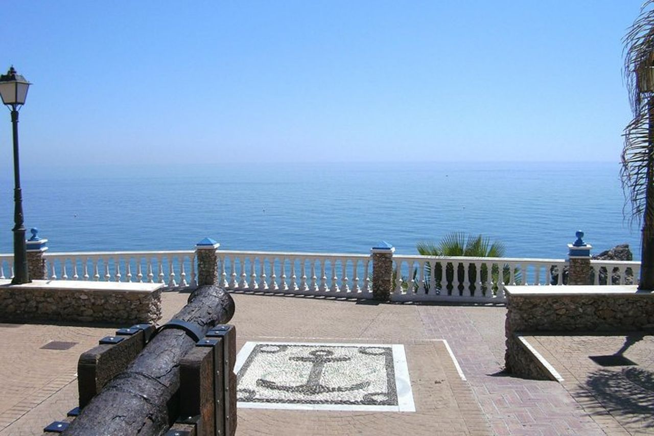 Grotte di Nerja, gita di un giorno sulla costa tropicale da Granada con pranzo opt — 6