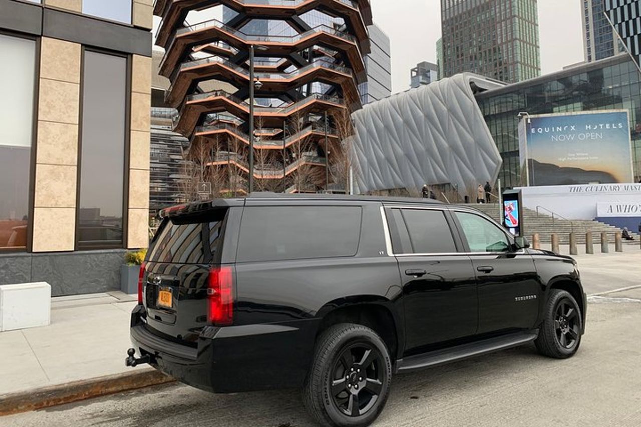 Woodbury Common Premium Outlet Shopping Gita di un giorno privato in SUV da New York — 2