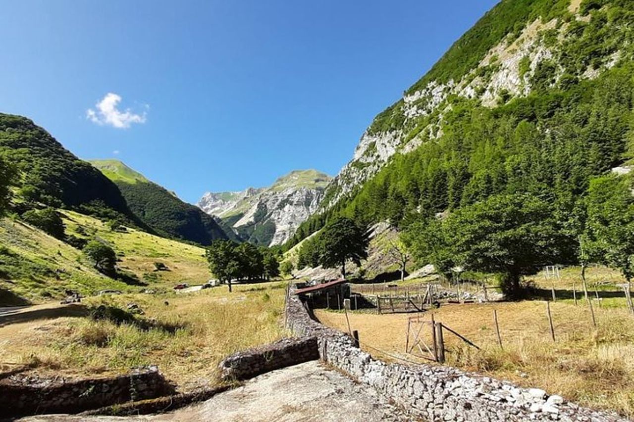 Trekking d'Autore: la Valle Glaciale del Lago di Pilato - Tour Privato — 7