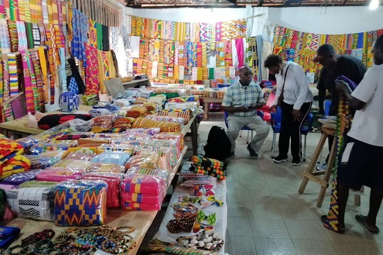 Scopri kumasi Tours