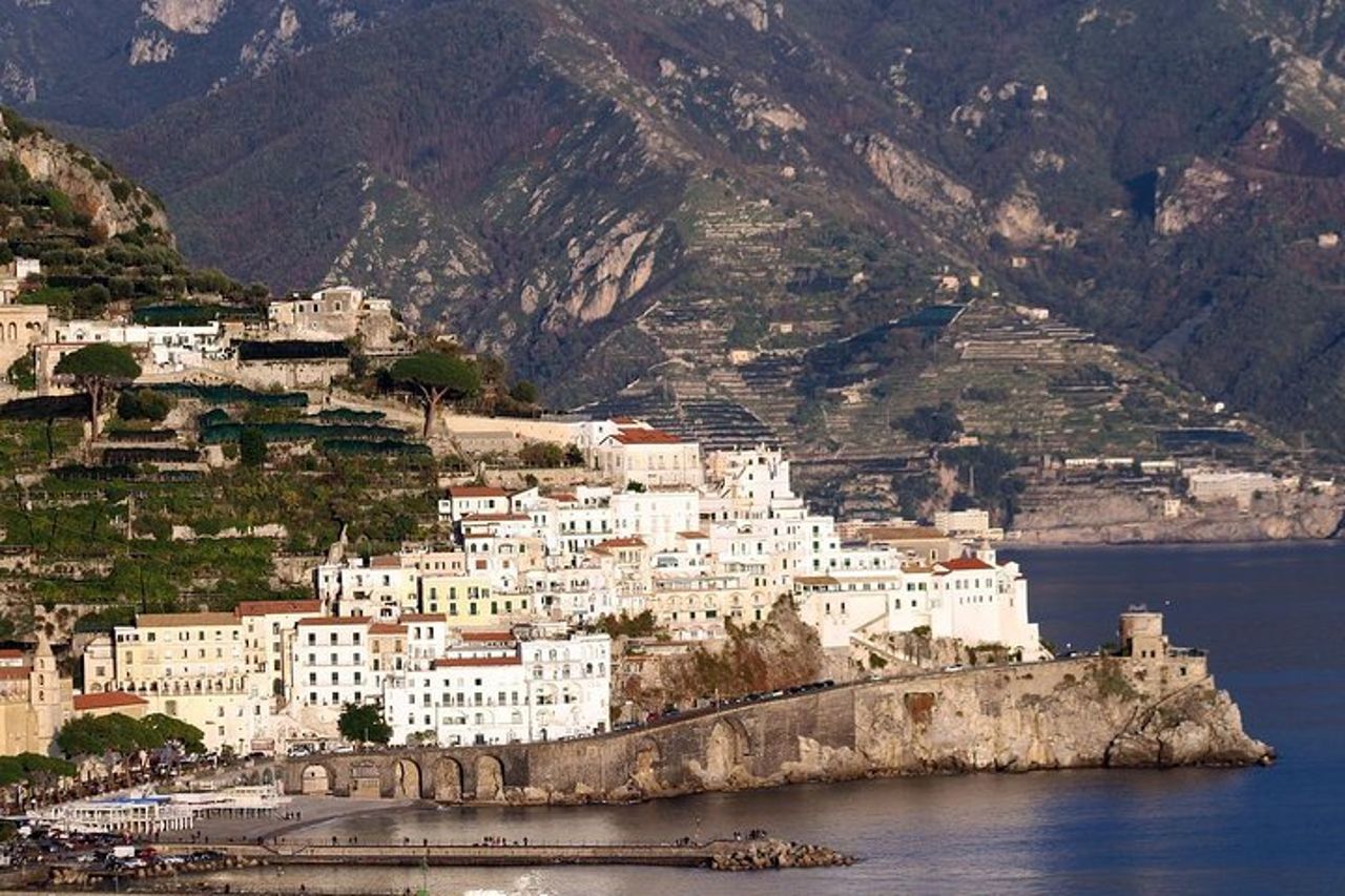 Tour di un giorno in Costiera Amalfitana da Sorrento – piccolissimi gruppi — 4