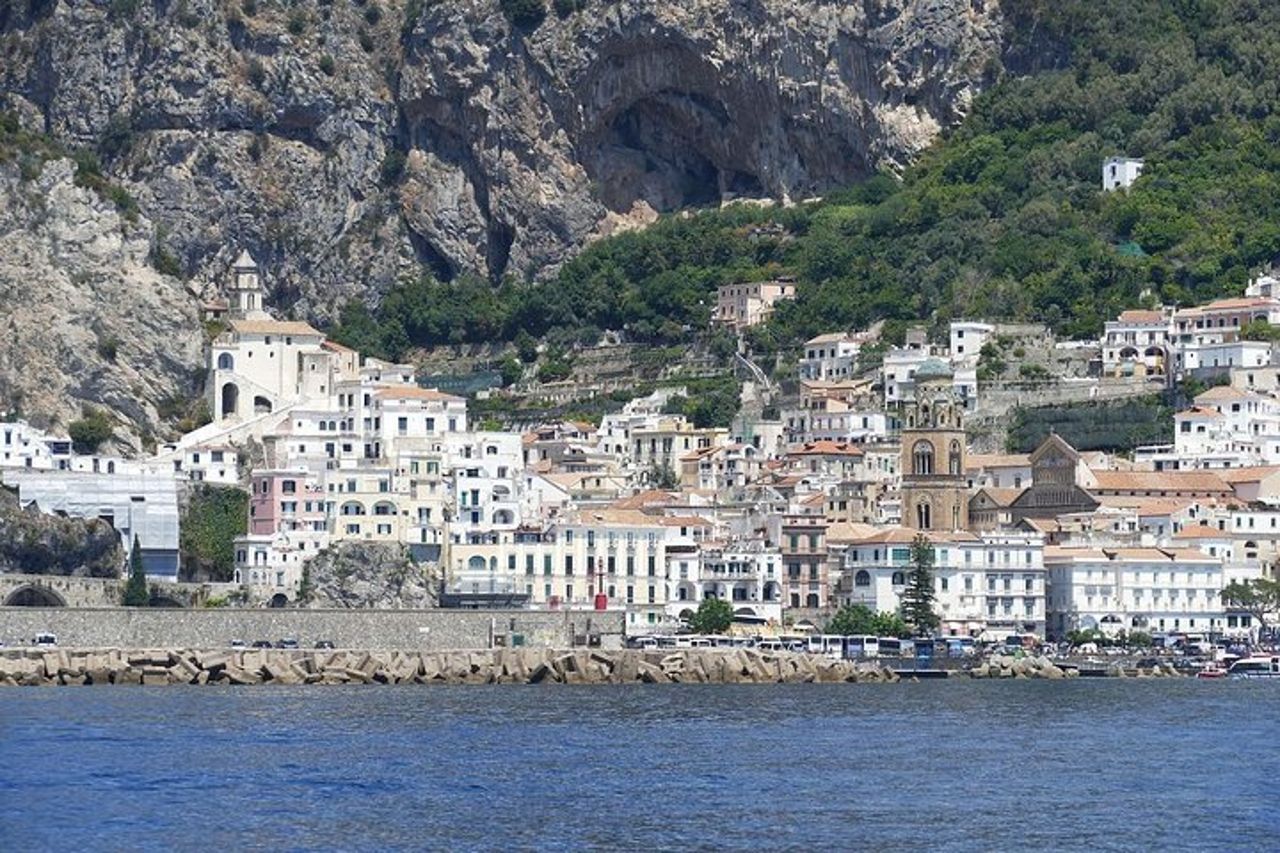 Tour di un giorno in Costiera Amalfitana da Sorrento – piccolissimi gruppi — 6
