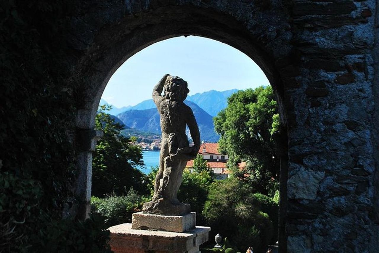 Tour privato con guida all' isola Bella e crociera al tramonto