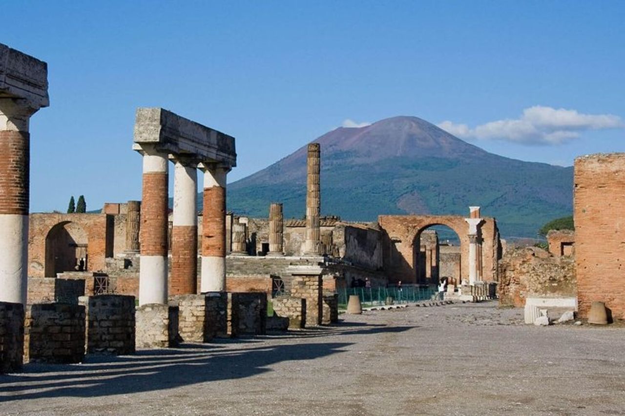 Tour privato del Monte Vesuvio e degustazione di vini con pranzo — 7