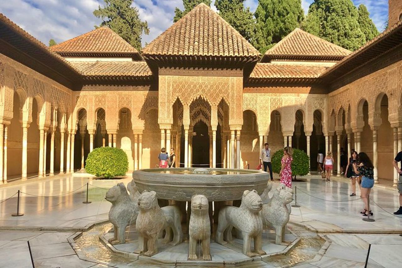 Tour privato dell'Alhambra da Almeria: con trasporto e biglietti salta fila — 2