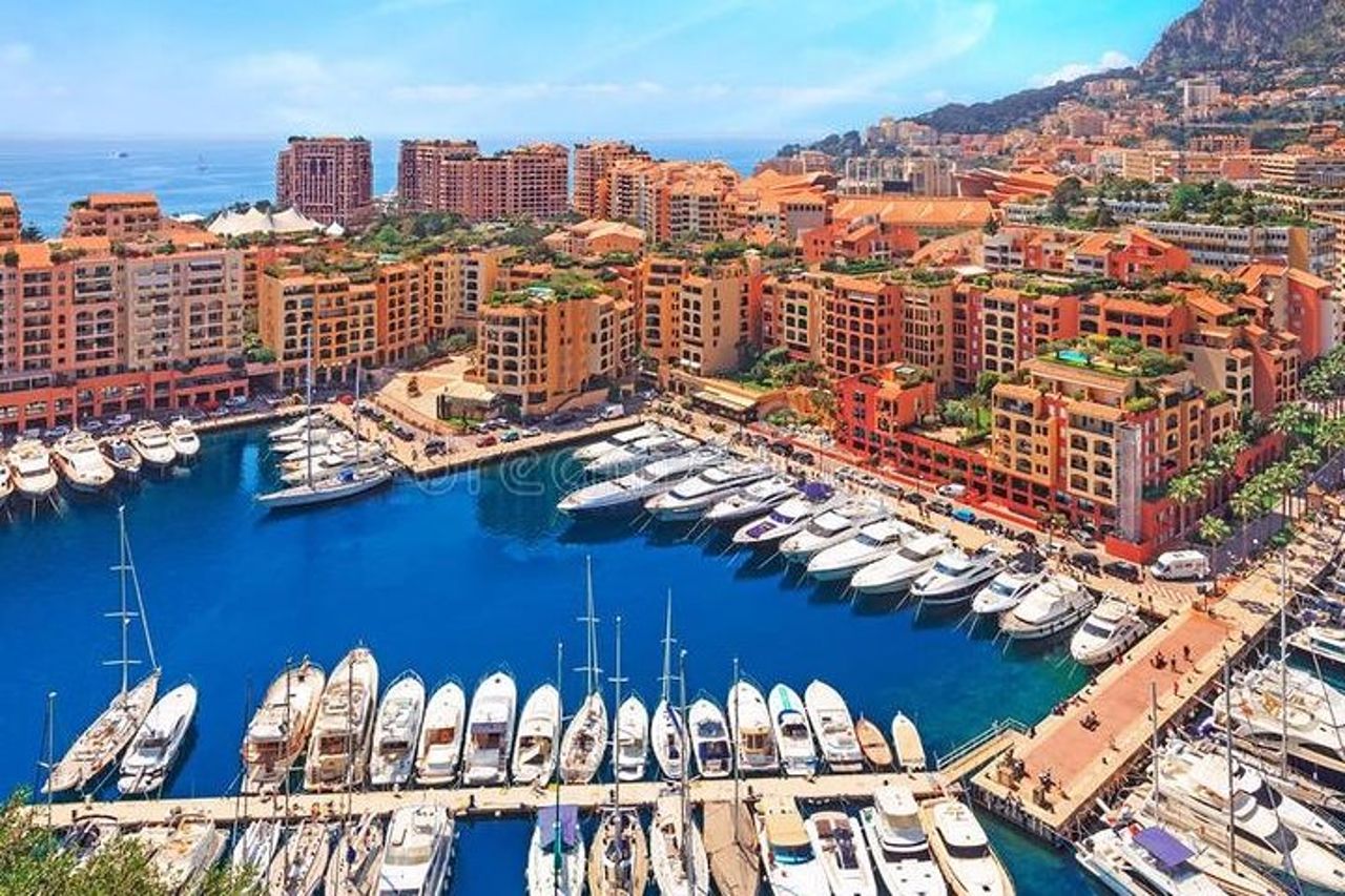 Trasferimento di partenza: da Monaco all'aeroporto di Nizza NCE in furgone di lusso — 5