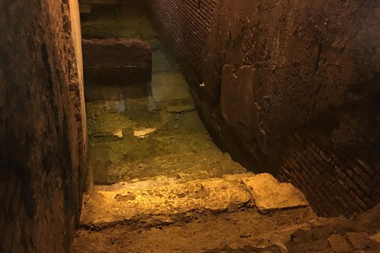 Piazza Navona e Trevi District Underground Pass con Audioguida — 9