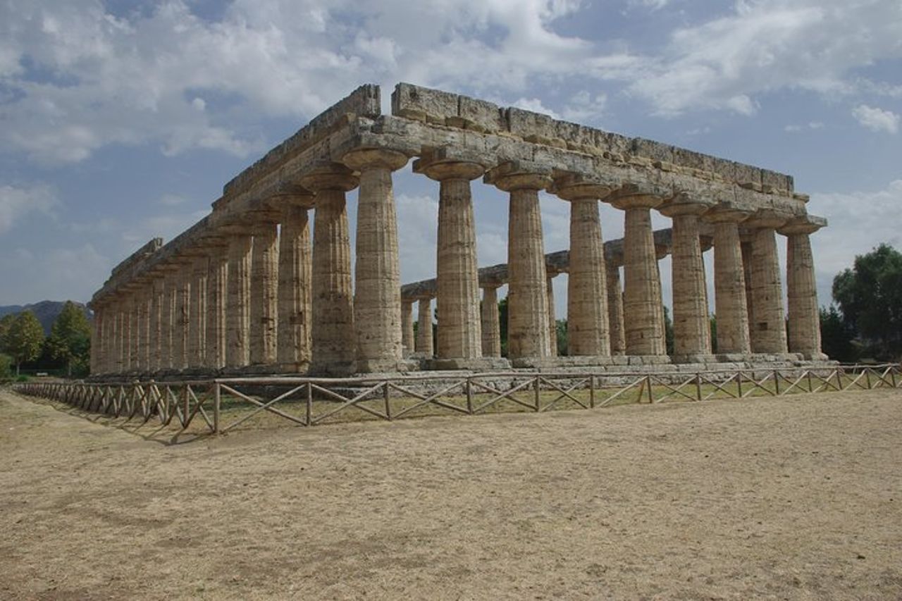Tour privato : Esplora Paestum con un Archeologo Esperto — 7