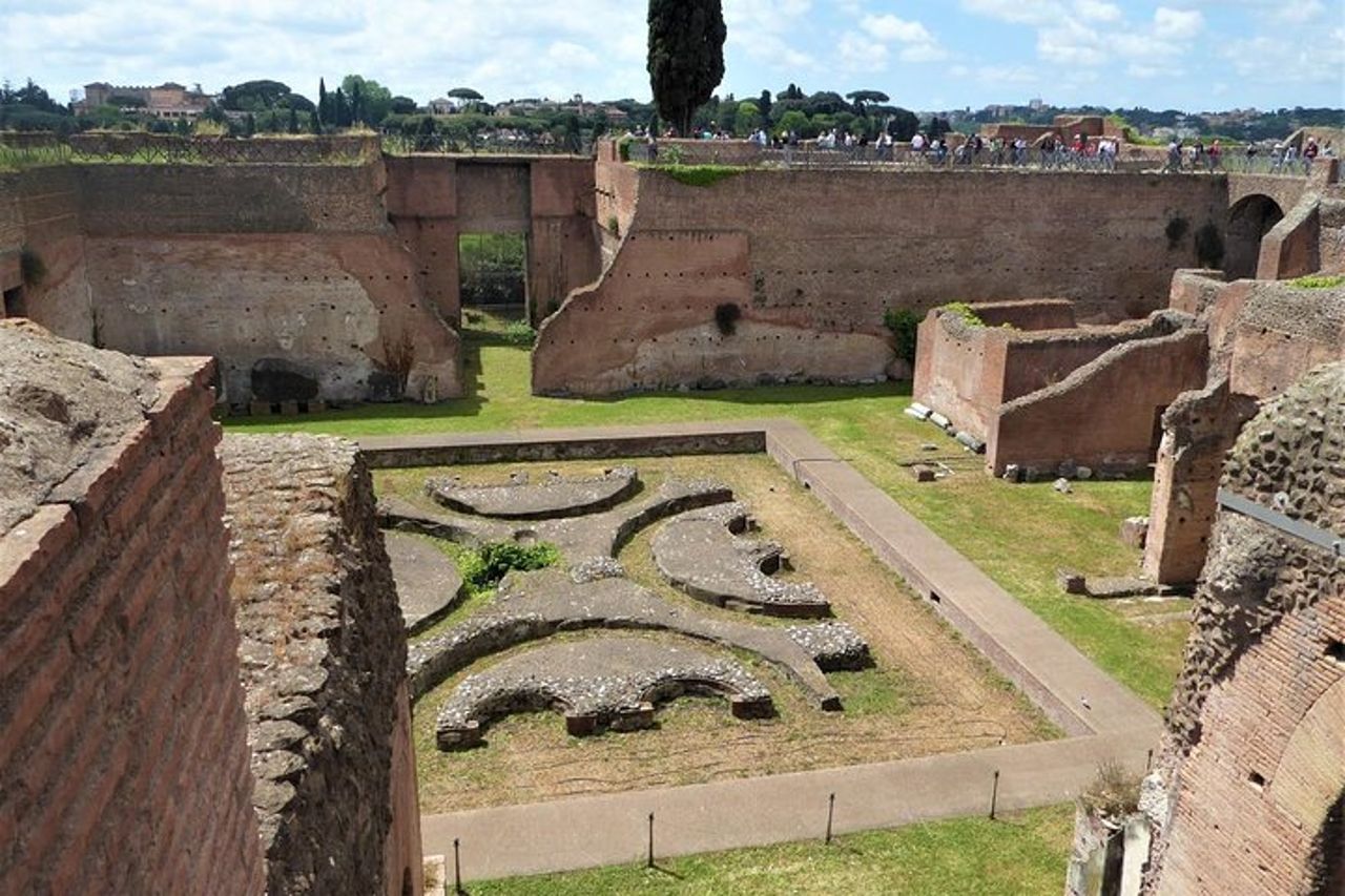 Scopri Roma : Colosseo, Foro e Palatino e Arena Opzionale — 8