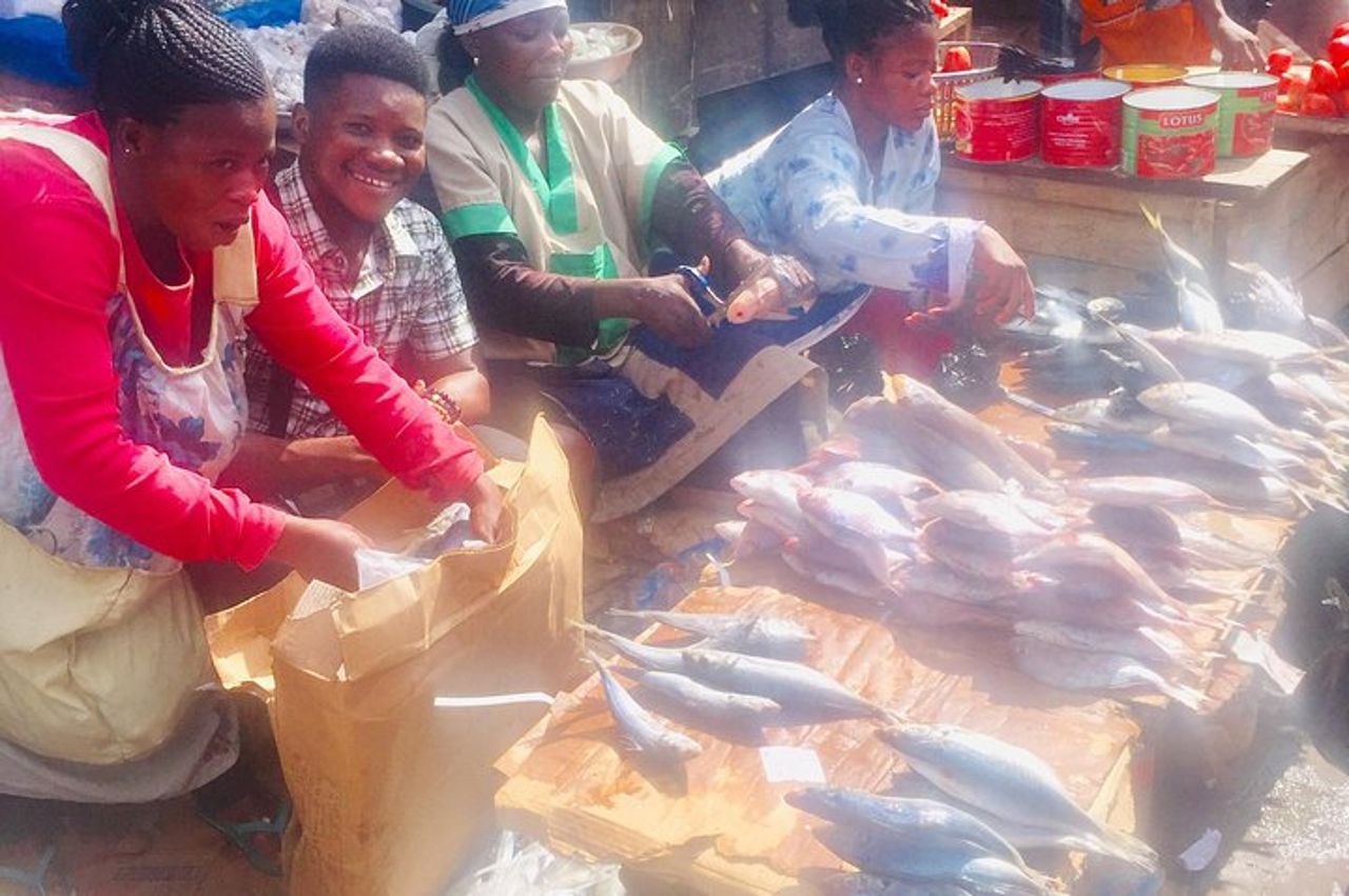 Tour del mercato centrale di Kumasi kejetia e lezioni di cucina tradizionale locale — 8